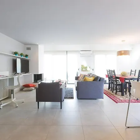 Ippokrateio Stylish City Loft Free Parking سالونيك